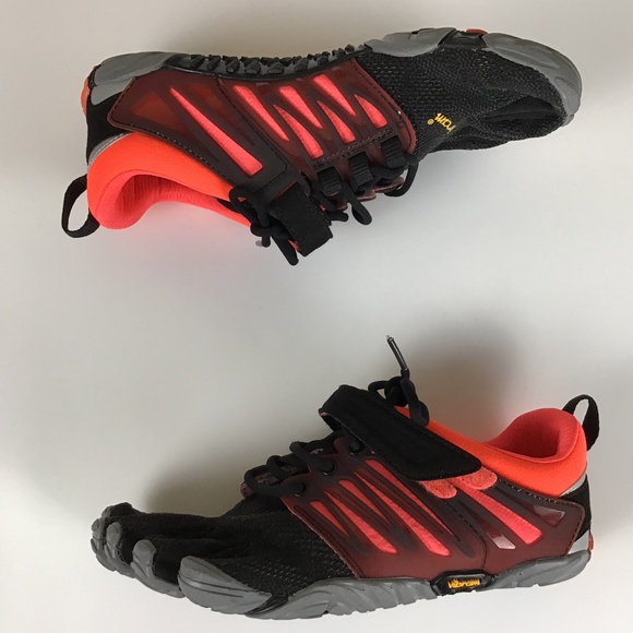 Vibram Black and Red Five Fingers - Picture 7 of 12